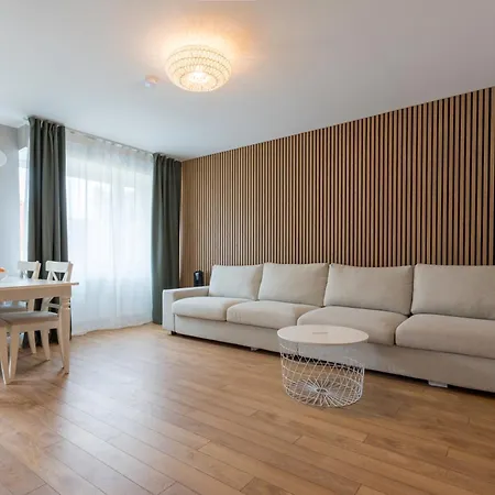 Cozy Ideal For Couples, Families & Groups Apartment