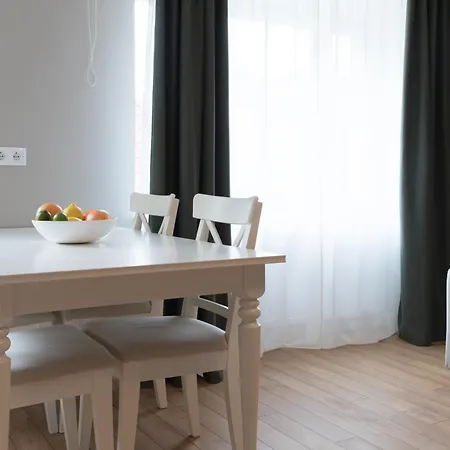 Cozy Ideal For Couples, Families & Groups Apartment